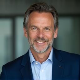 Portraitfoto von Michael Schneider, CEO